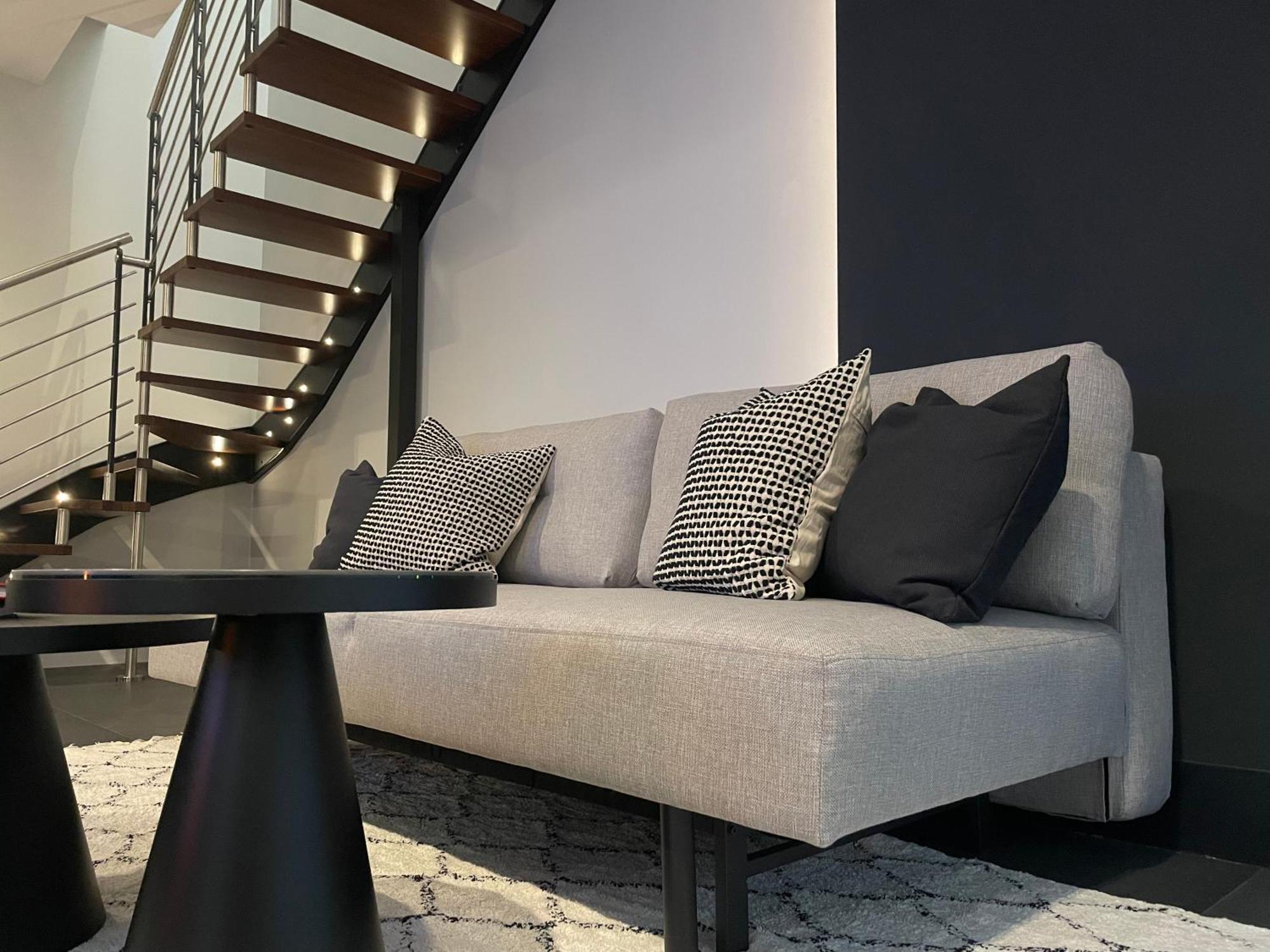 Apartment Spacious Modern Apartment In Monumental Building - Free Parking - Workspace - Historical Centre Olbia