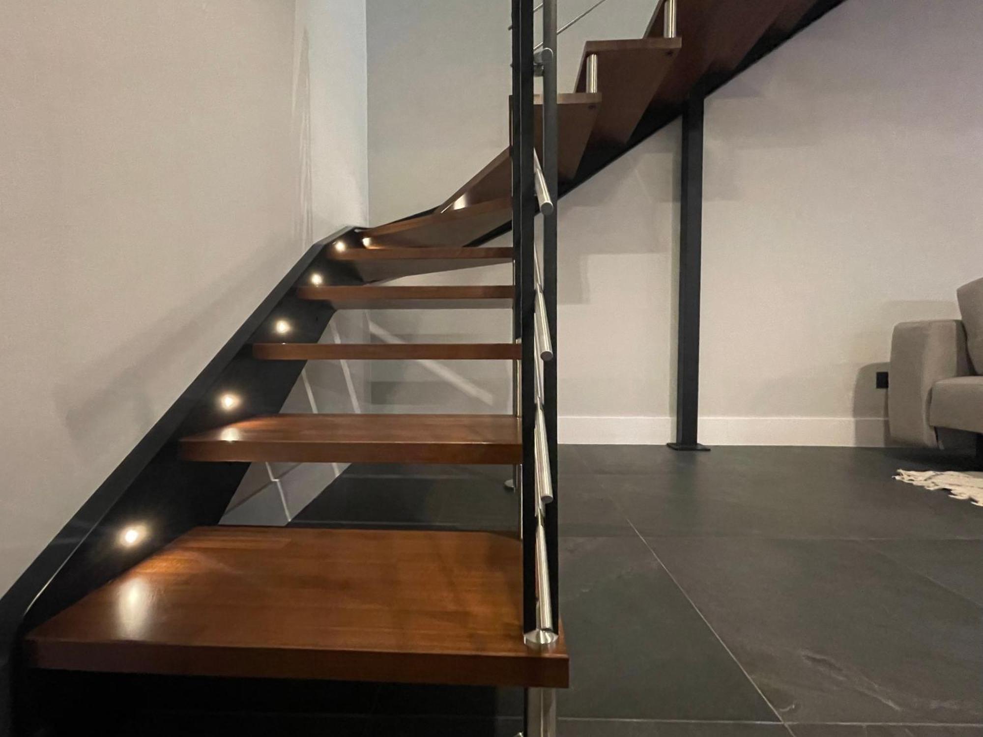 Spacious Modern Apartment In Monumental Building - Free Parking - Workspace - Historical Centre * Olbia