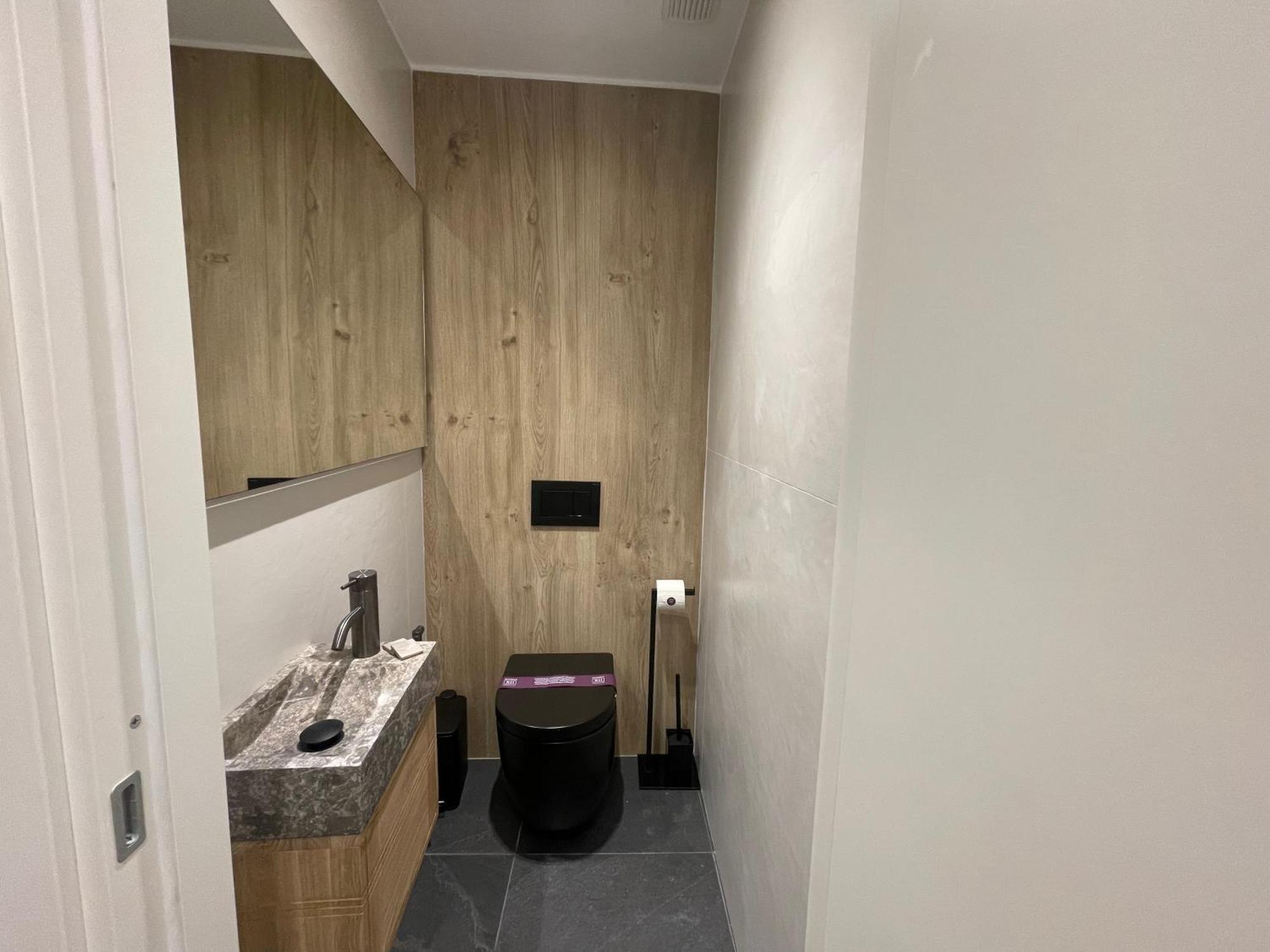 Spacious Modern In Monumental Building - Free Parking - Workspace - Historical Centre *