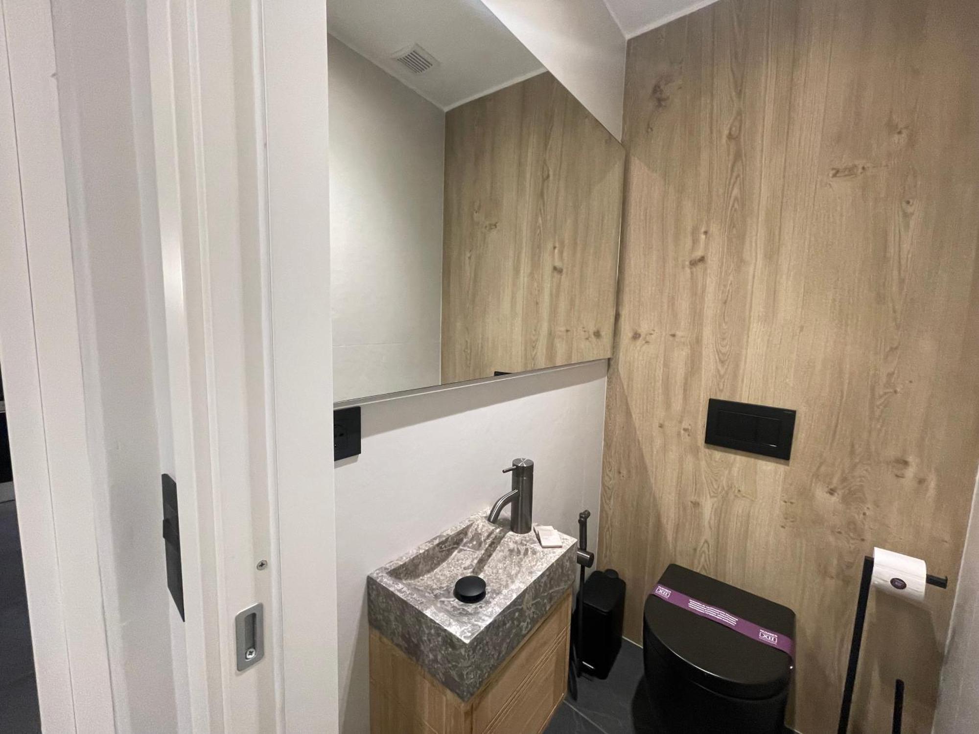 Appartamento Spacious Modern In Monumental Building - Free Parking - Workspace - Historical Centre