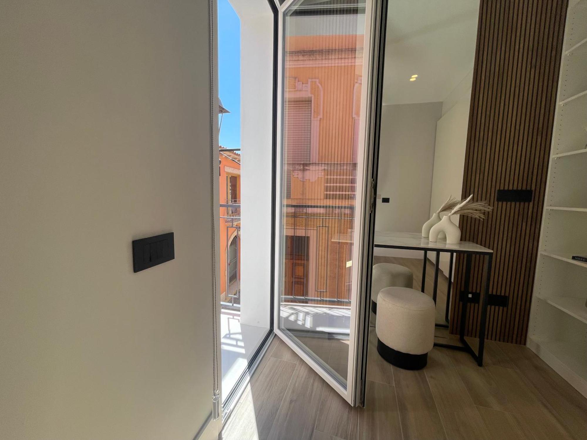 Spacious Modern In Monumental Building - Free Parking - Workspace - Historical Centre * Olbia