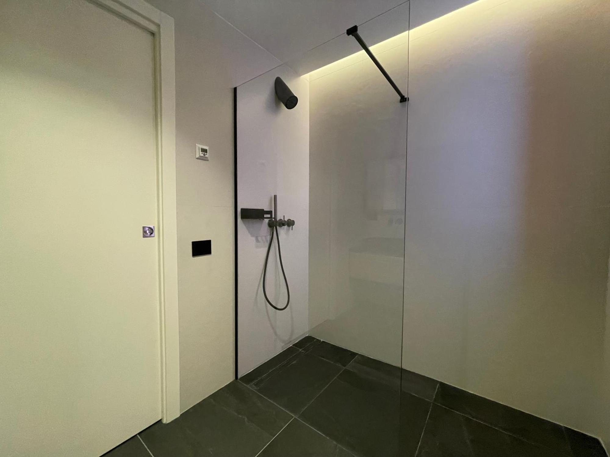 Spacious Modern In Monumental Building - Free Parking - Workspace - Historical Centre Olbia