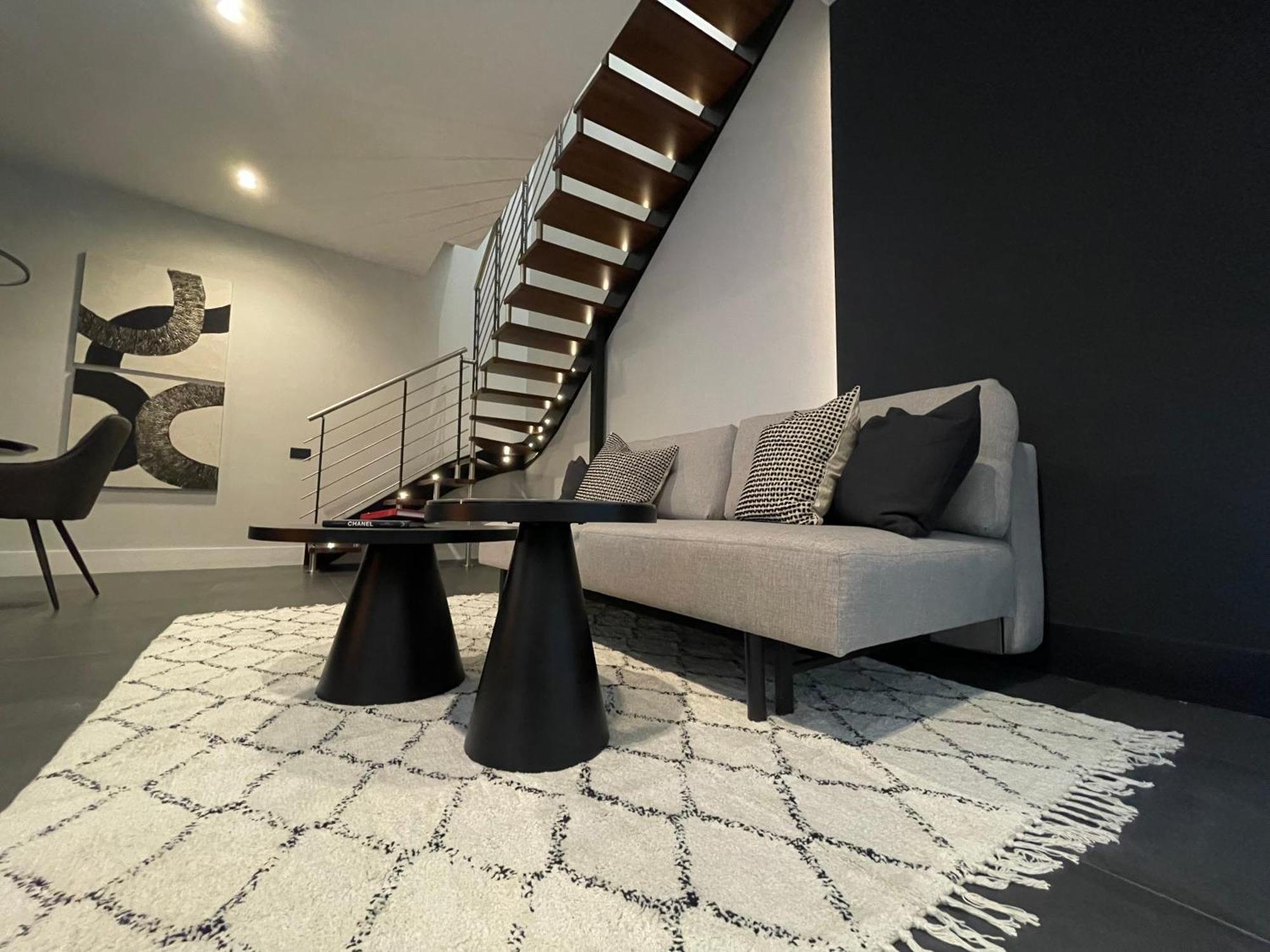 Spacious Modern In Monumental Building - Free Parking - Workspace - Historical Centre Appartamento Olbia