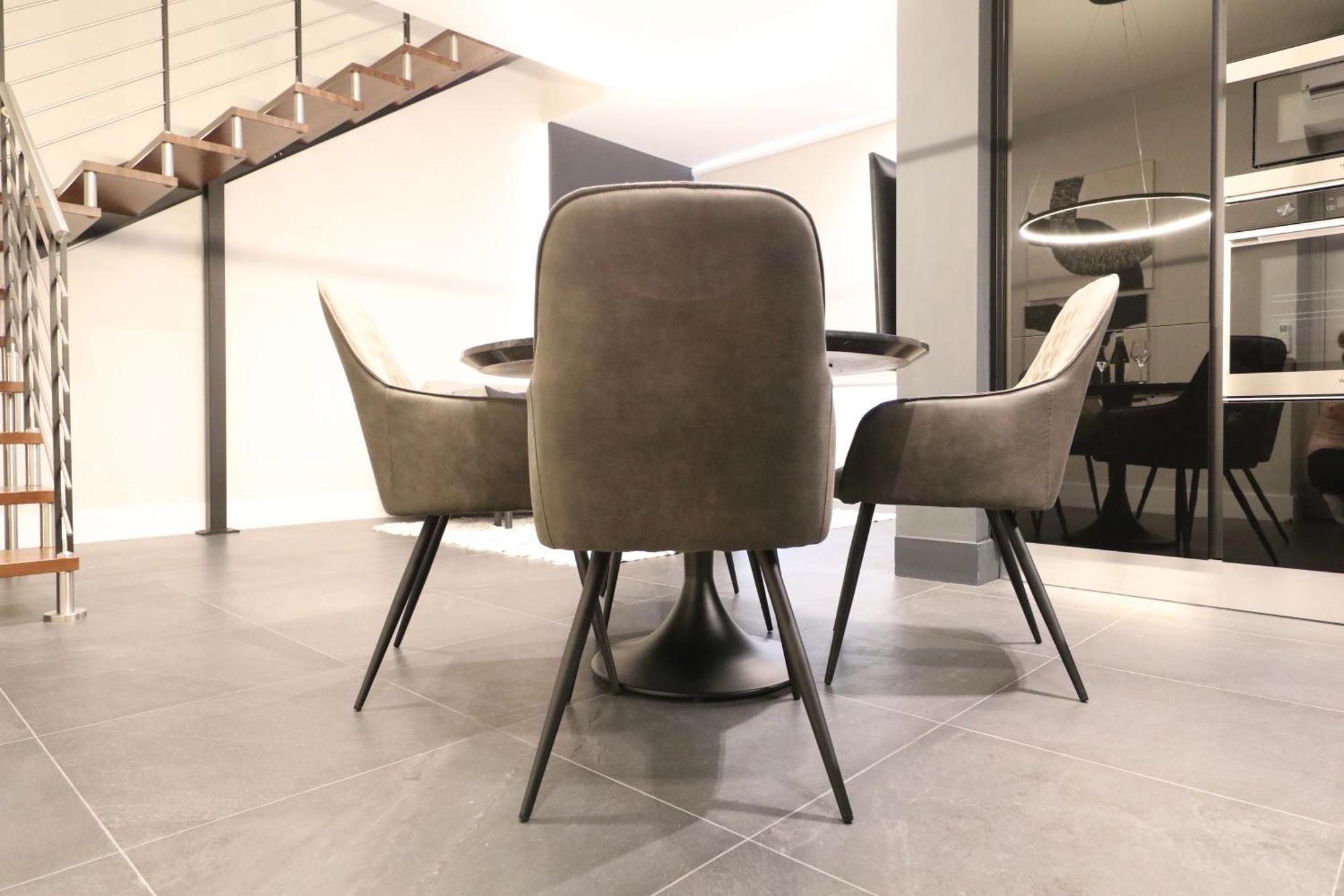 Spacious Modern In Monumental Building - Free Parking - Workspace - Historical Centre Apartment *