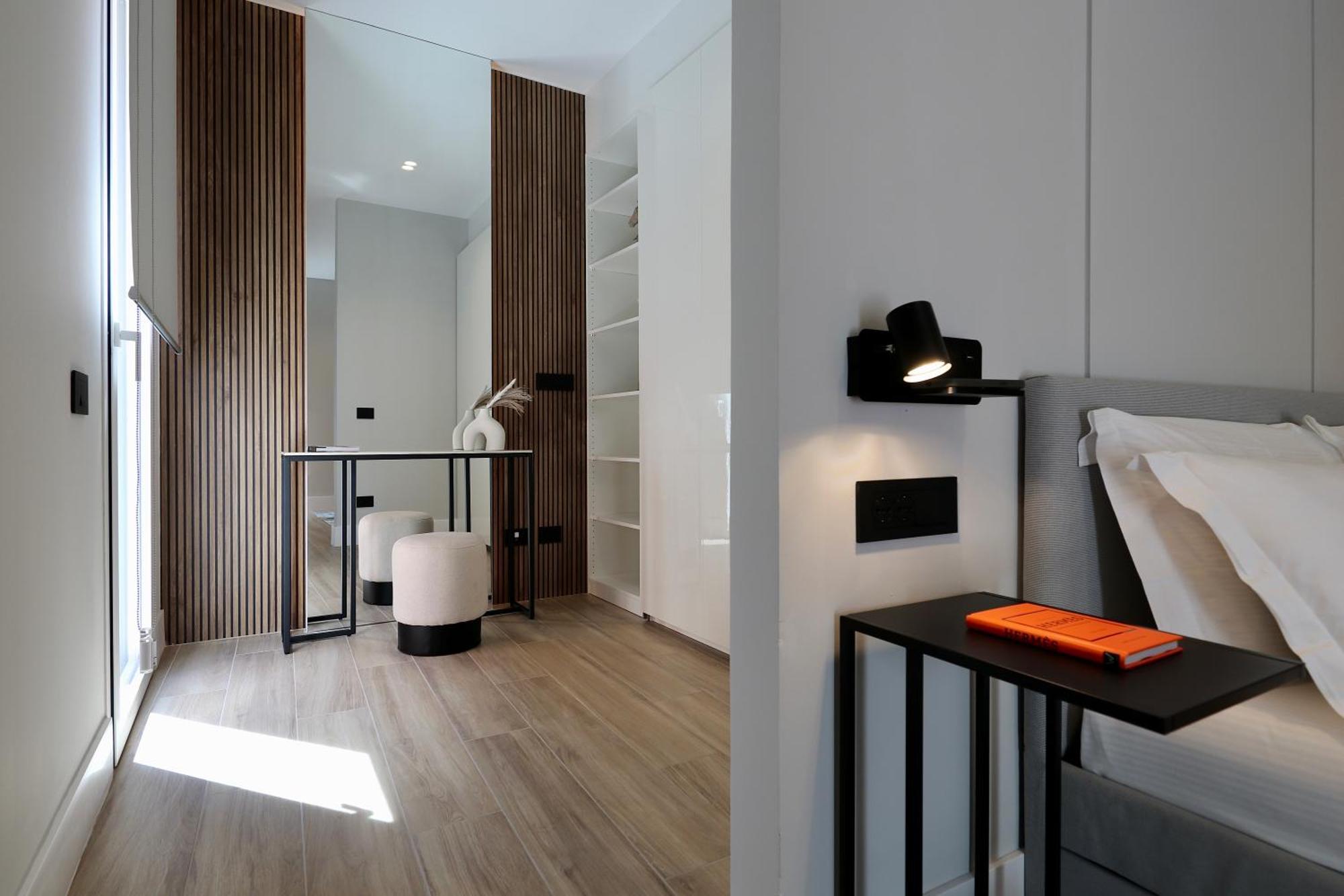 Spacious Modern In Monumental Building - Free Parking - Workspace - Historical Centre Olbia