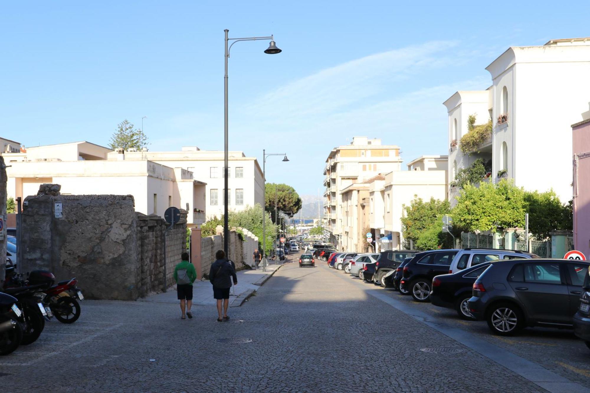 Spacious Modern In Monumental Building - Free Parking - Workspace - Historical Centre Apartment